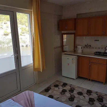 Ayka Apart Ayvalı
