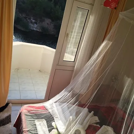 Ayka Apart Ayvalı